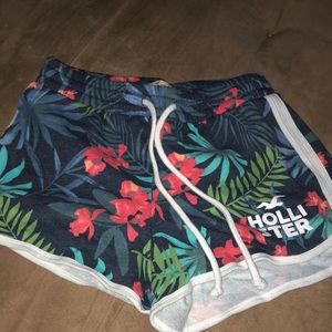 Brand new tropical pattern drawstring shorts